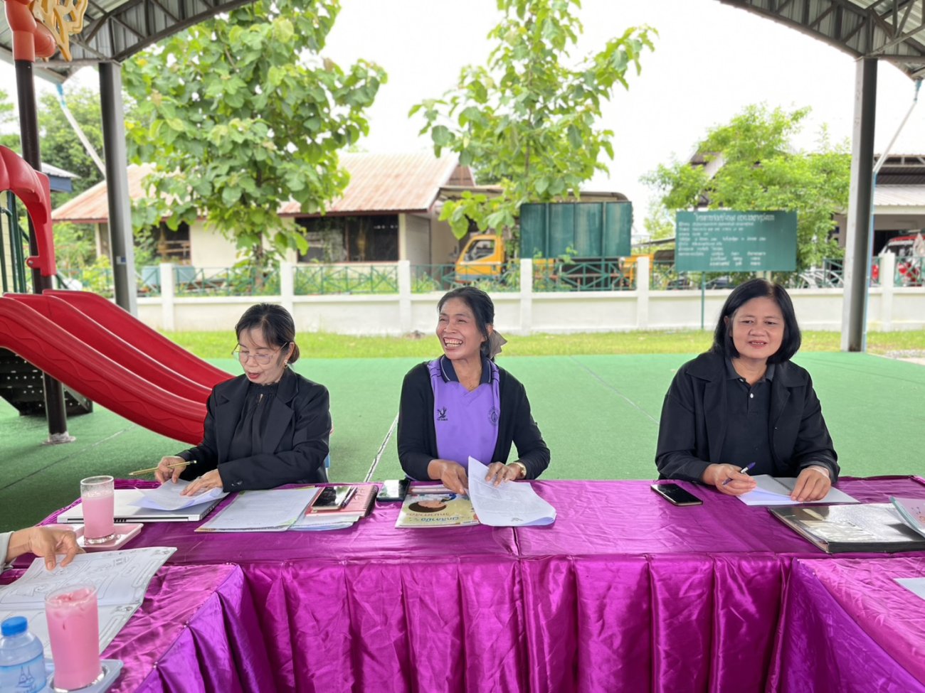 วันที่ 7– 8 กรกฎาคม 2569 ศูนย์พัฒนาเด็กเล็ก สังกัดองค์การบริหารส่วนตำบลพระธาตุบังพวน จำนวน 2 แห่ง ได้แก่ ศูนย์พัฒนาเด็กเล็กบ้านเชือก และ ศูนย์พัฒนาเด็กเล็กบ้านพระธาตุบังพวน ได้ดำเนินการจัดประชุมคณะกรรมการคัดเลือกหนังสือเรียนสำหรับเด็กปฐมวัย ประจำปีงบประมาณ พ.ศ. 2569